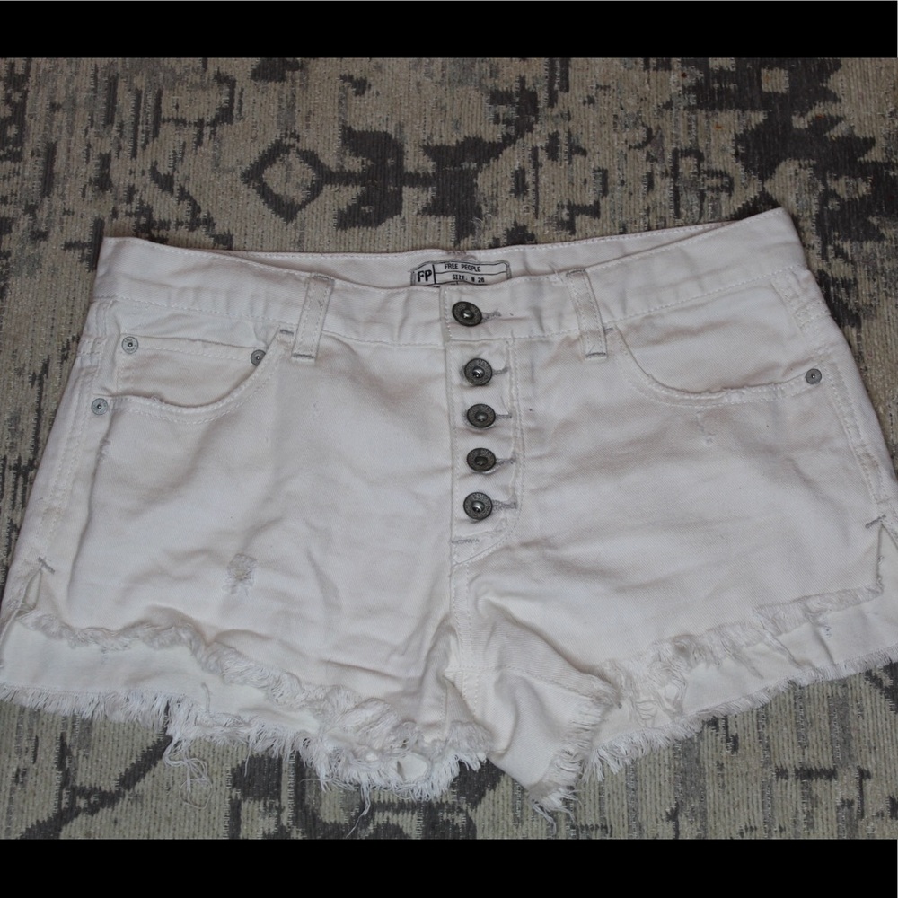 Free People Off-White Denim 5 Button Cutoff- 26